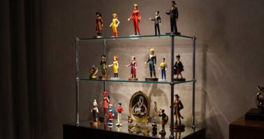 silent collectible display solutions
