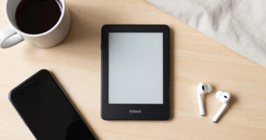 12 Best Tiny E-Readers in 2026